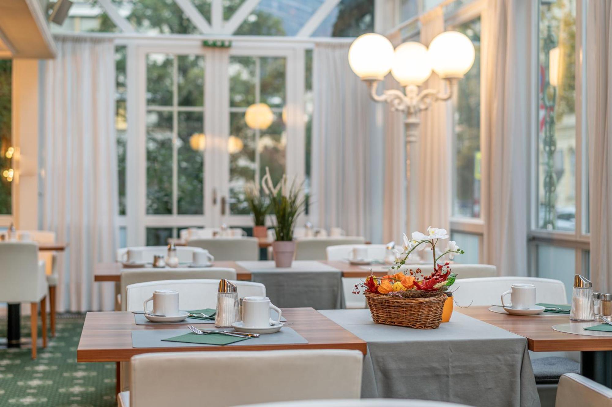 Hotel Neue Post I Self Check-In Innsbruck Luaran gambar