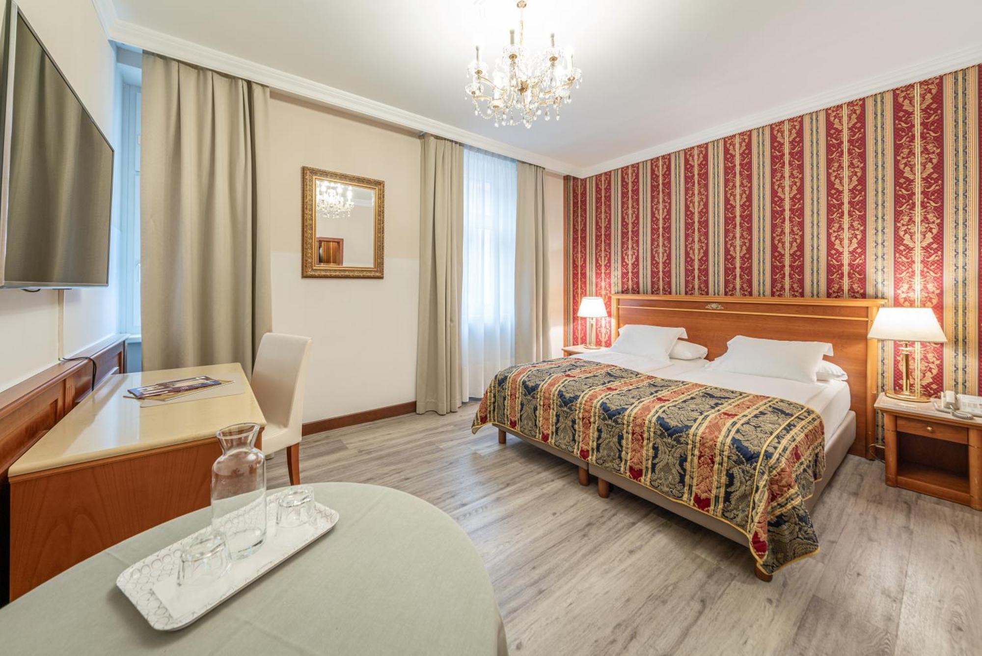 Hotel Neue Post I Self Check-In Innsbruck Luaran gambar