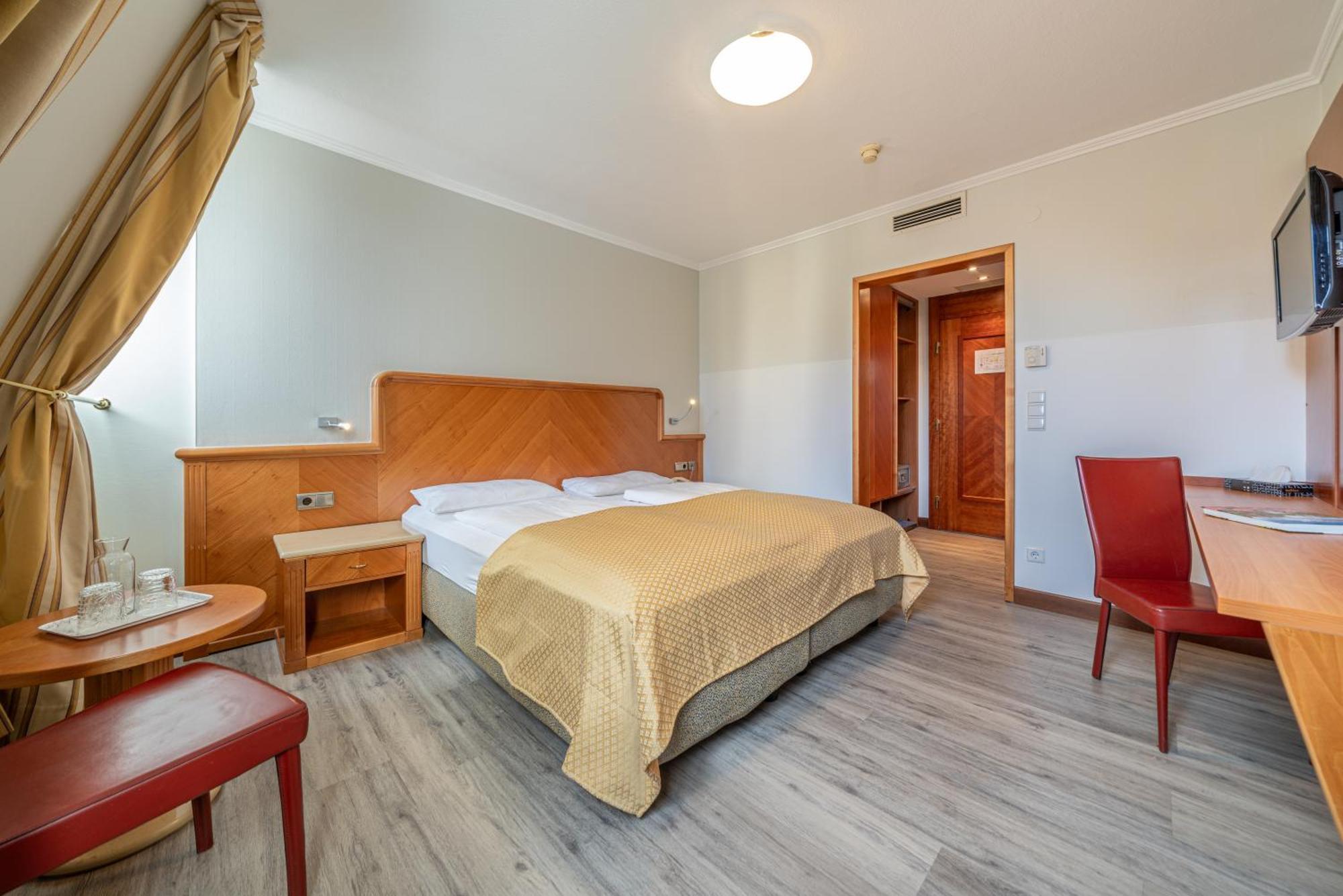 Hotel Neue Post I Self Check-In Innsbruck Luaran gambar