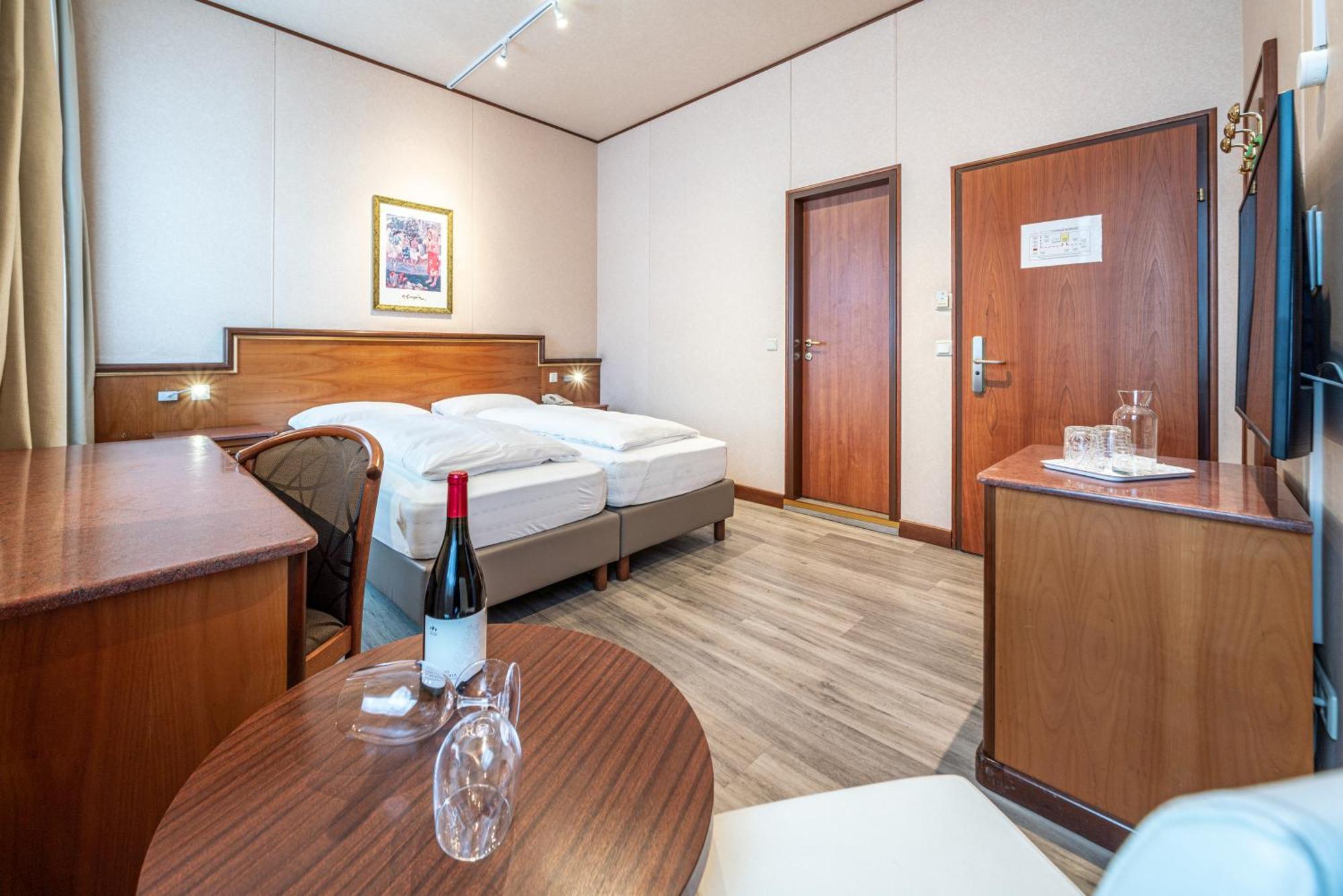 Hotel Neue Post I Self Check-In Innsbruck Luaran gambar