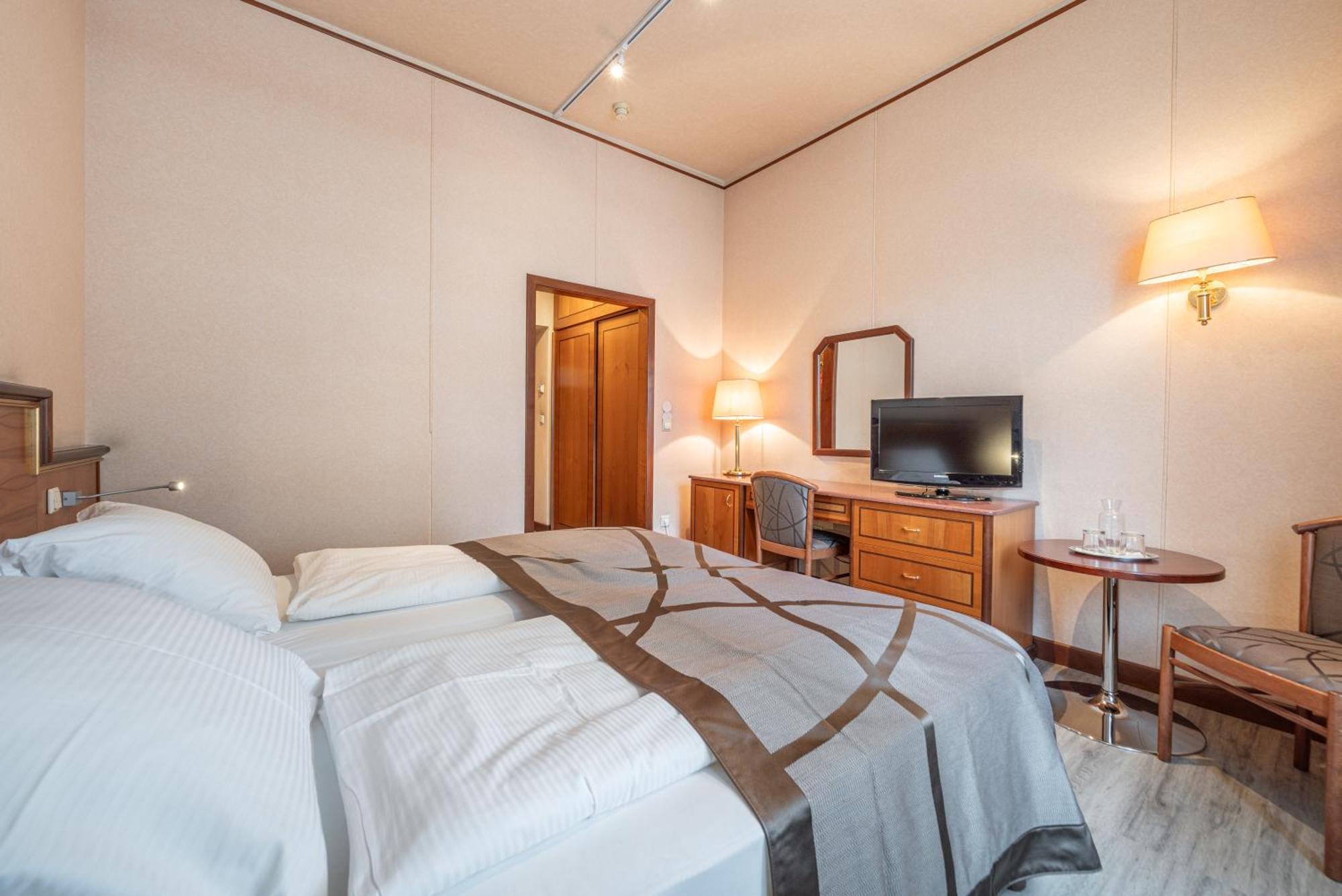 Hotel Neue Post I Self Check-In Innsbruck Bilik gambar